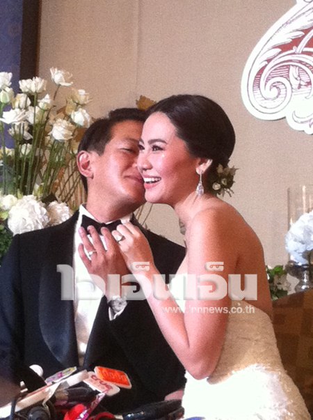 นาเดีย แต่งงาน