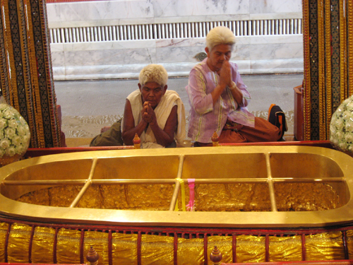 รอยพระพุทธบาท