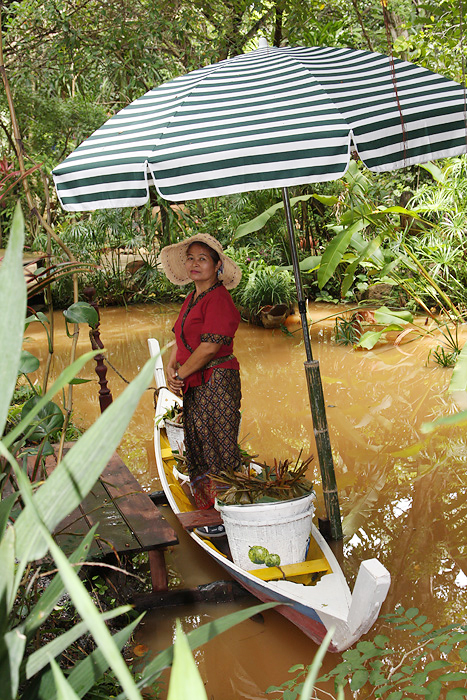 ตลาดน้ำกลางดง Art Floating Market