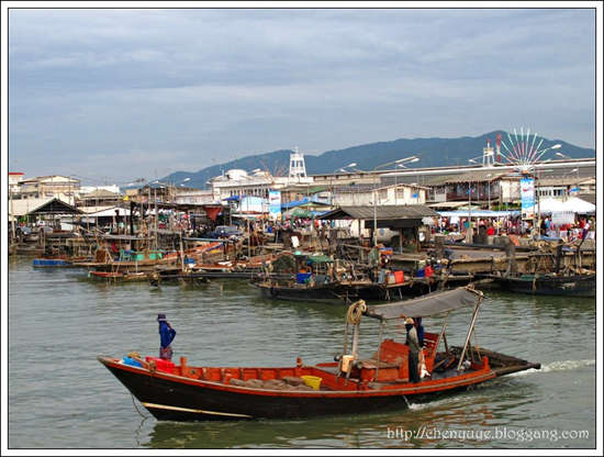 ตลาดประมงท่าเรือพลี