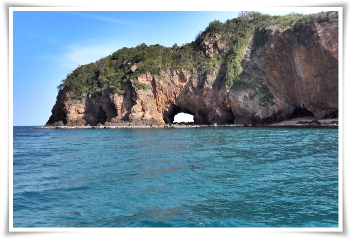 เกาะทะลุ 
