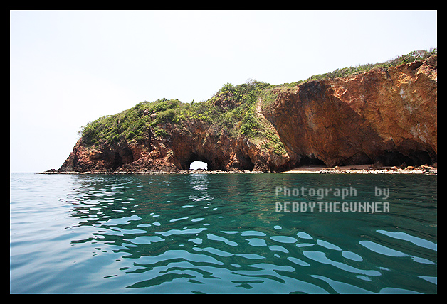 เกาะทะลุ