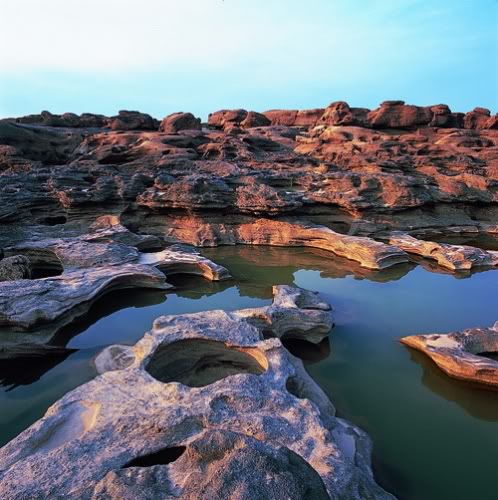 สามพันโบก
