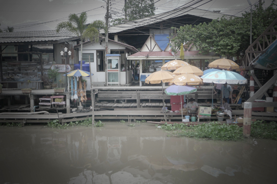ตลาดโบราณนครเนื่องเขต