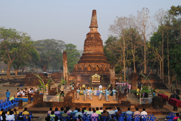 งานประเพณีนบพระ - เล่นเพลง