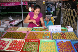 ตลาดน้ำบ้านใหญ่