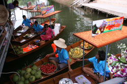ตลาดน้ำบ้านใหญ่
