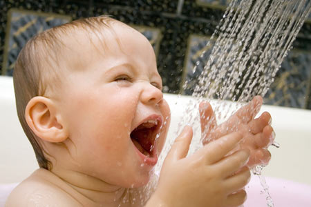 เล่นน้ำ - baby