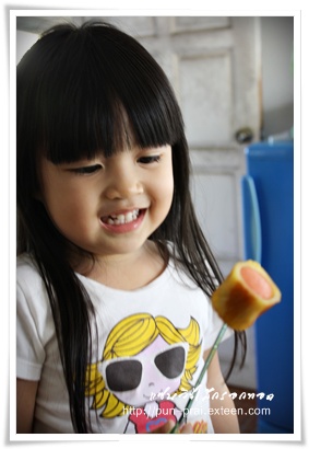 แซนวิชไส้กรอกทอด