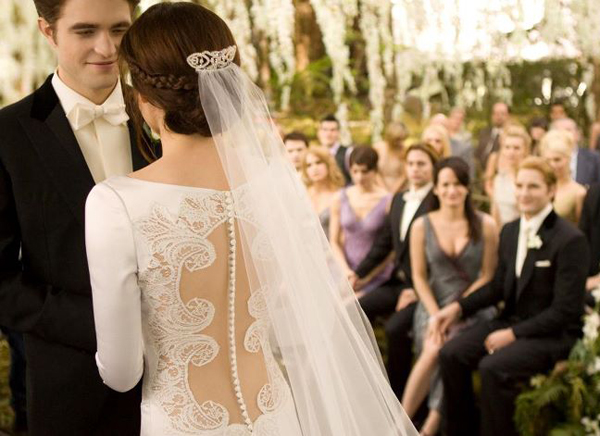 ชุดแต่งงานเบลล่า