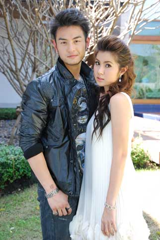 เลื่อมพรายลายรัก