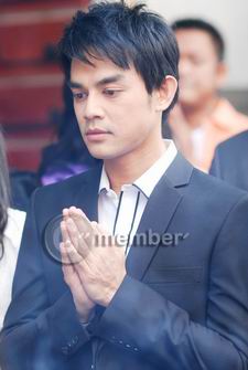 หัวใจพลอยโจร