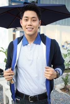 โลมากล้าท้าฝัน