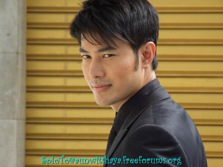 เลื่อมพรายลายรัก