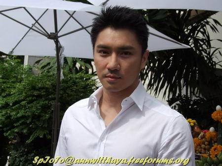เลื่อมพรายลายรัก