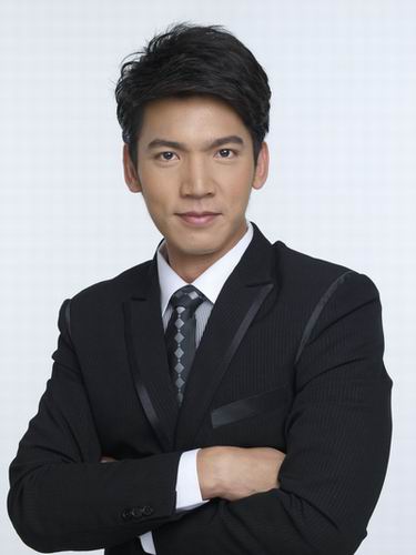 เฟิร์ส เอกพงศ์