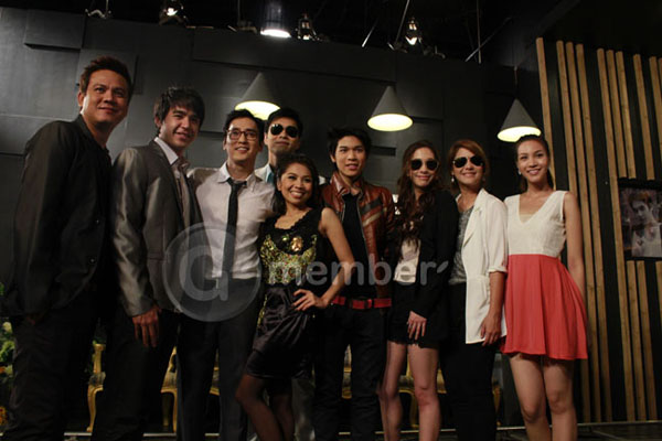 เรื่องย่อ เป็นข่าว แท่ง-พิมพ์ รับประกันความมันส์