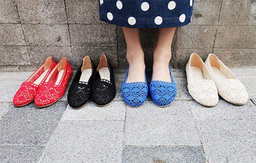 รองเท้าไหมพรมถัก