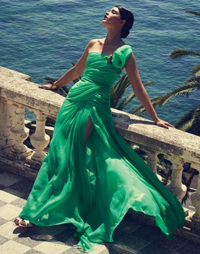 ชุดราตรียาวผ่าข้าง