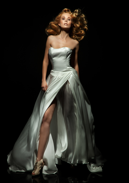 ชุดราตรียาวผ่าข้าง