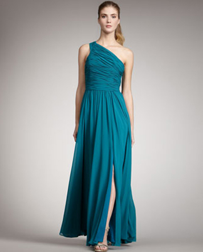 ชุดราตรียาวผ่าข้าง