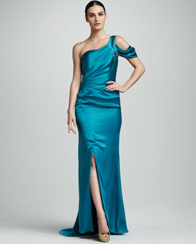 ชุดราตรียาวผ่าข้าง