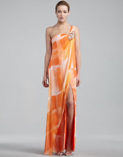 ชุดราตรียาวผ่าข้าง