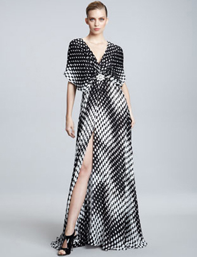 ชุดราตรียาวผ่าข้าง