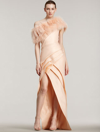 ชุดราตรียาวผ่าข้าง