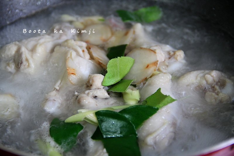 ต้มข่าไก่