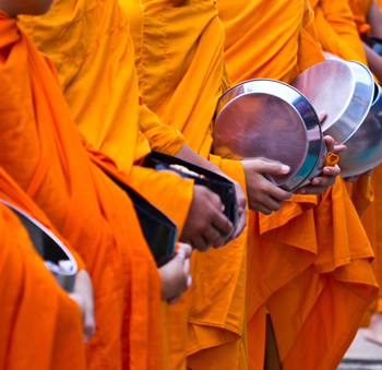 ใส่บาตร พระสงฆ์