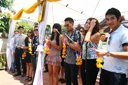 บวงสรวง ตายโหง