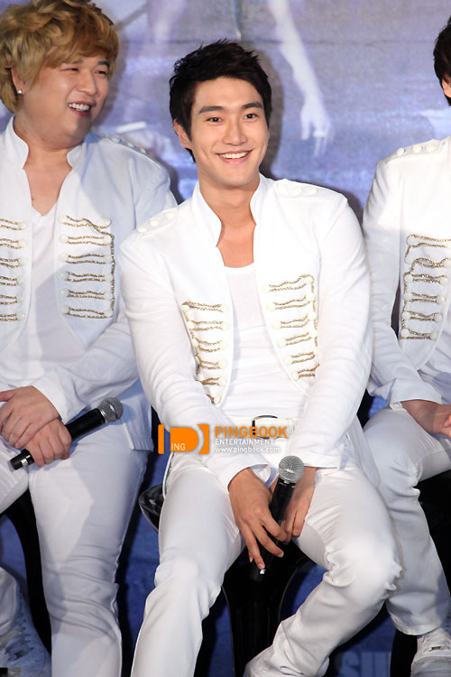ซุปเปอร์จูเนียร์ (Super Junior)
