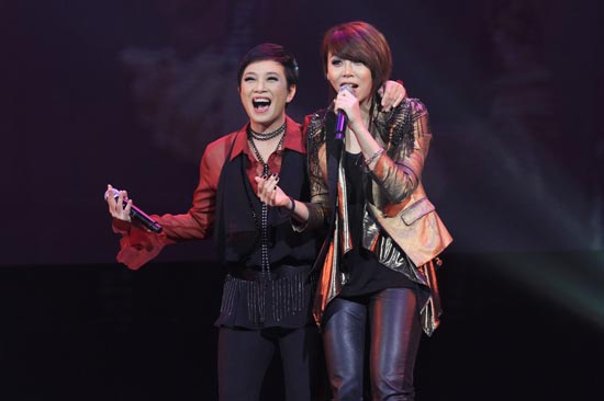 คอนเสิร์ตเรวัต พุทธินันทน์ น้องร้องเพลงพี่ 15 ปีที่คิดถึง คอนเสิร์ตเรวัต พุทธินันทน์ น้องร้องเพลงพี่ 15 ปีที่คิดถึง