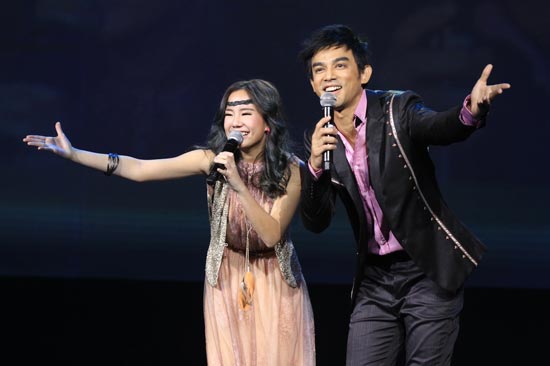 คอนเสิร์ตเรวัต พุทธินันทน์ น้องร้องเพลงพี่ 15 ปีที่คิดถึง