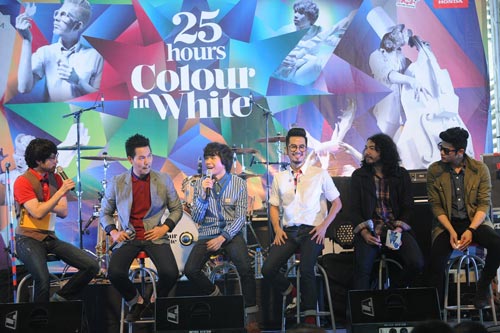 เปิดตัวอัลบั้มใหม่ 25 hours - Colour in White