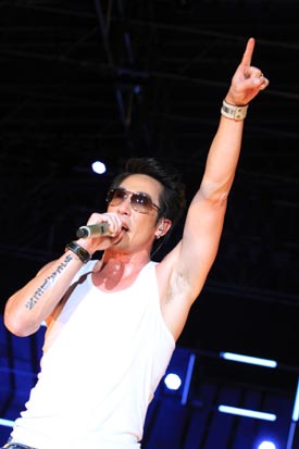 คอนเสิร์ต Sea-Mix on the Beach