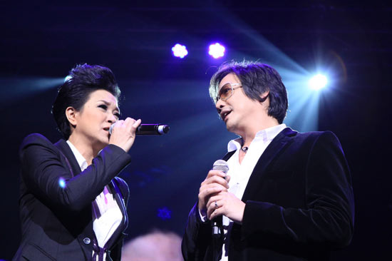 ดี้ : สีฟ้า เดอะ ลิริคส์ ออฟ เลิฟ