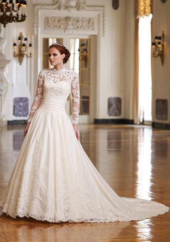 ชุดแต่งงานแบบมีแขน สวยสง่าไม่แพ้ใคร