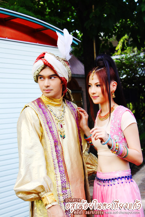อสูรน้อยในตะเกียงแก้ว