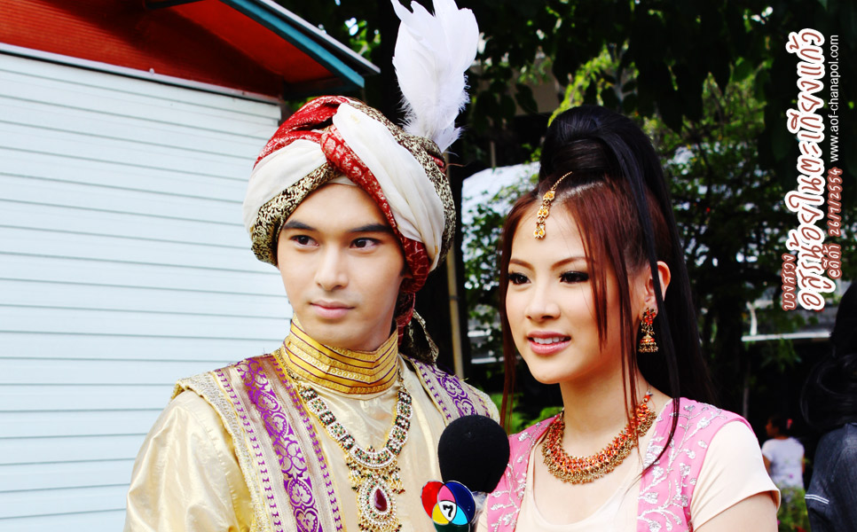 อสูรน้อยในตะเกียงแก้ว