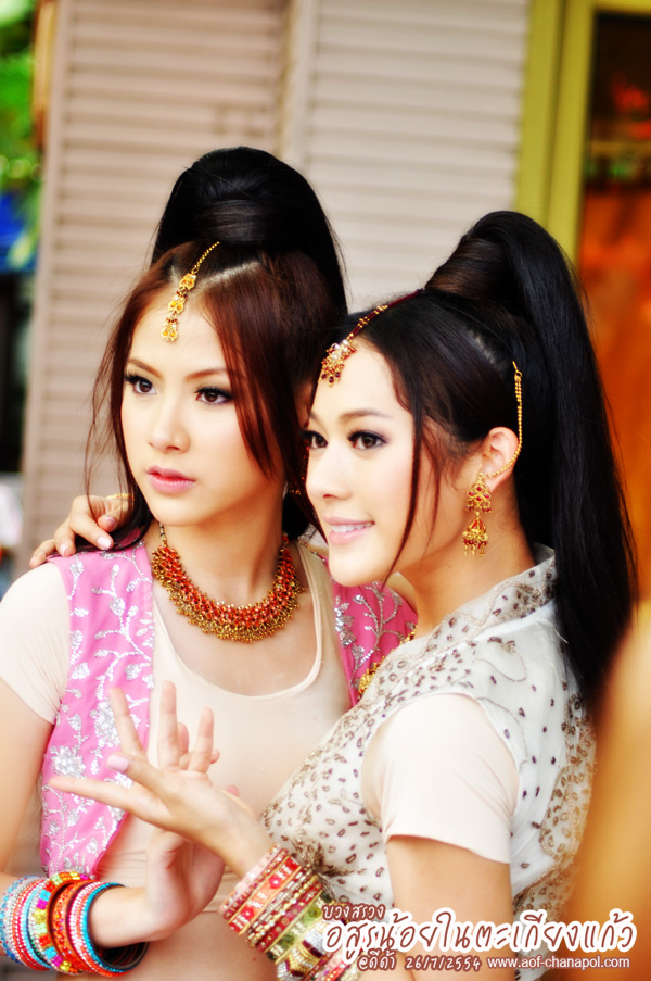 อสูรน้อยในตะเกียงแก้ว