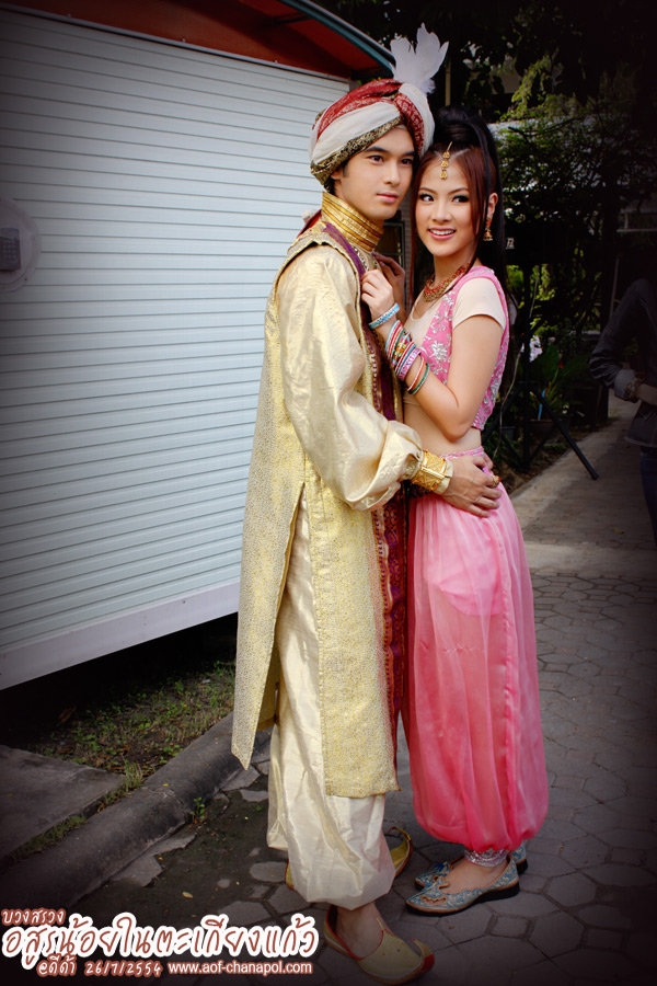 อสูรน้อยในตะเกียงแก้ว