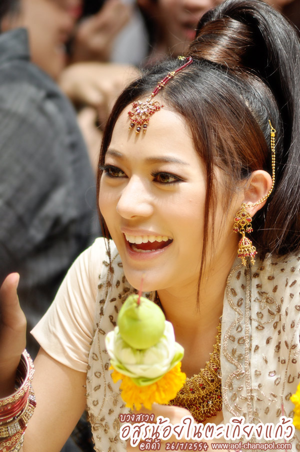 อสูรน้อยในตะเกียงแก้ว