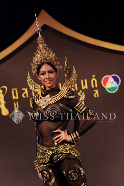 ชุดประจำชาติ 2011