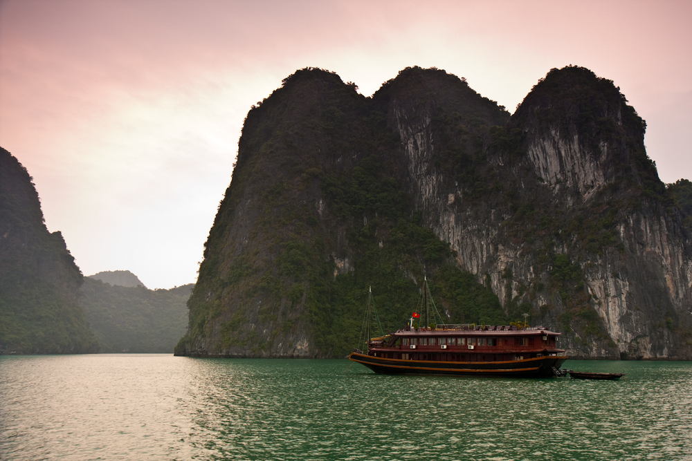 อ่าวฮาลอง เกาะแห่งธรรมชาติ 