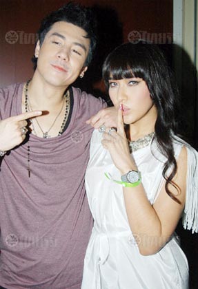 พลอย เฌอมาลย์ - โดม ปกรณ์ ลัม