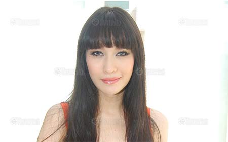 พลอย เฌอมาลย์