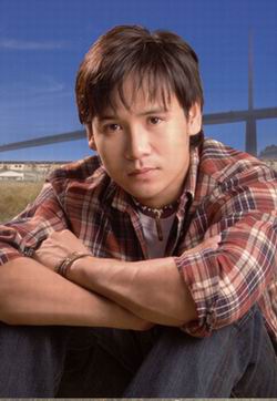 ไผ่ พงศธร