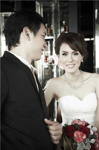 หลุยส์ อัมรินทร์ - จอยซ์ สกุลรัตน